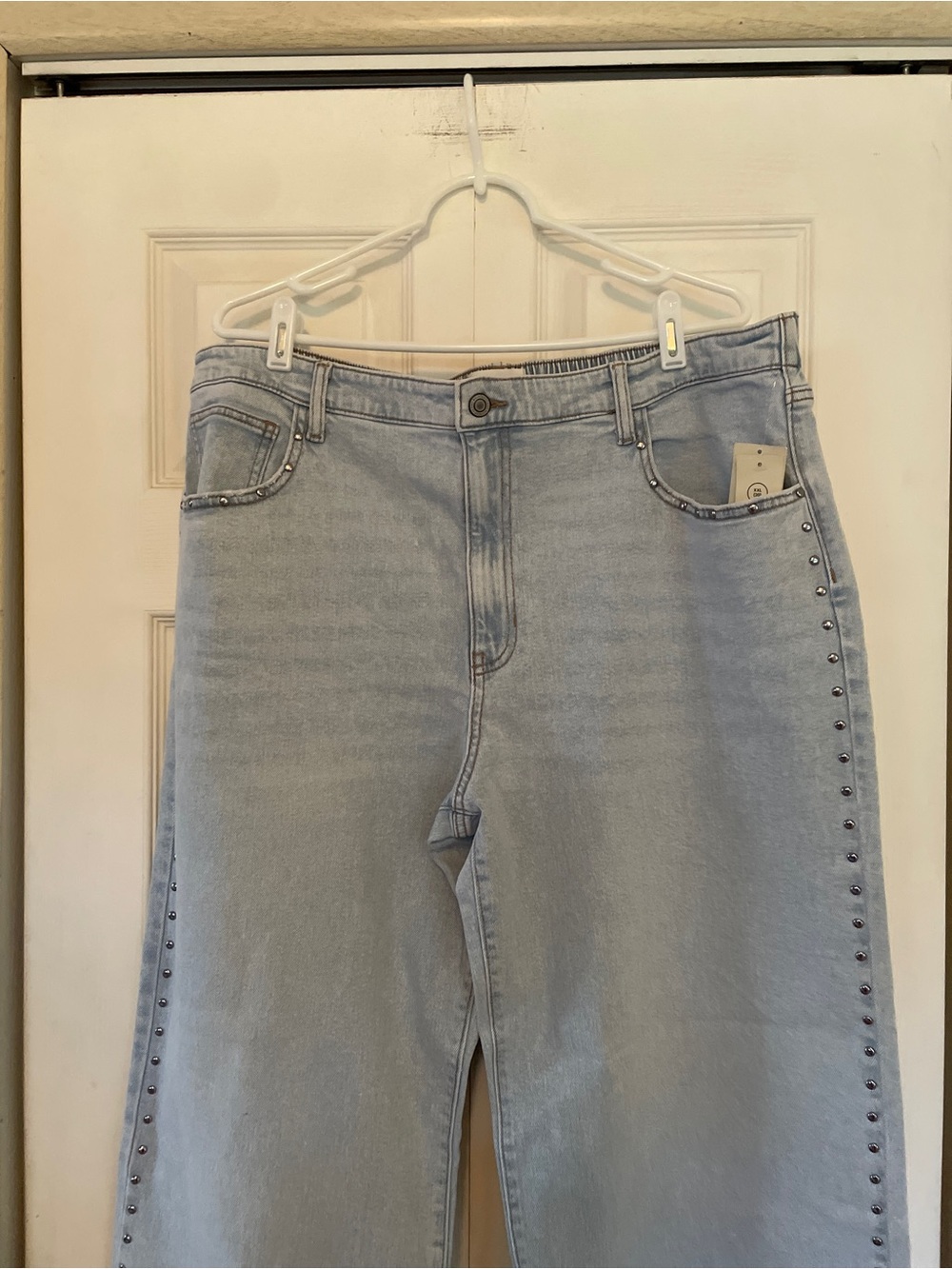 No Boundaries Jeans. - Picture 11 of 11
